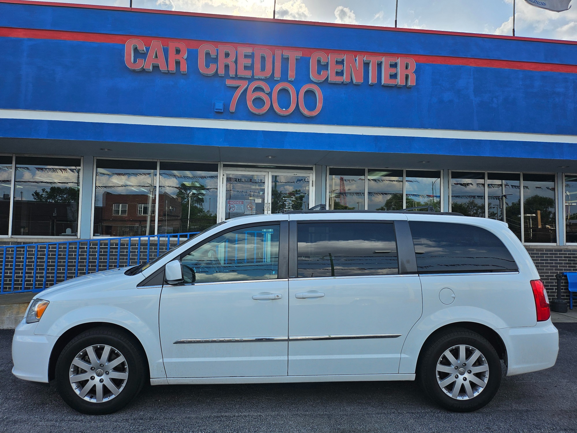 photo of 2014 Chrysler Town  and  Country SPORTS VAN